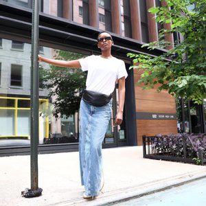 Lo & Sons The Bond Sleek Crossbody Bag - Navy